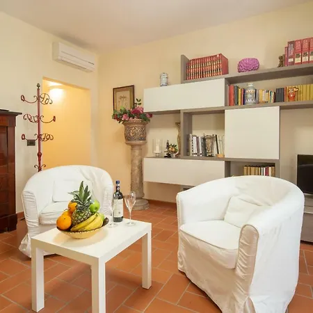 Macci Place Apartment Florence